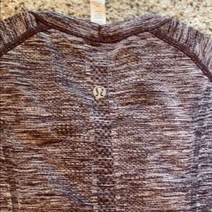 Lululemon workout shirt
